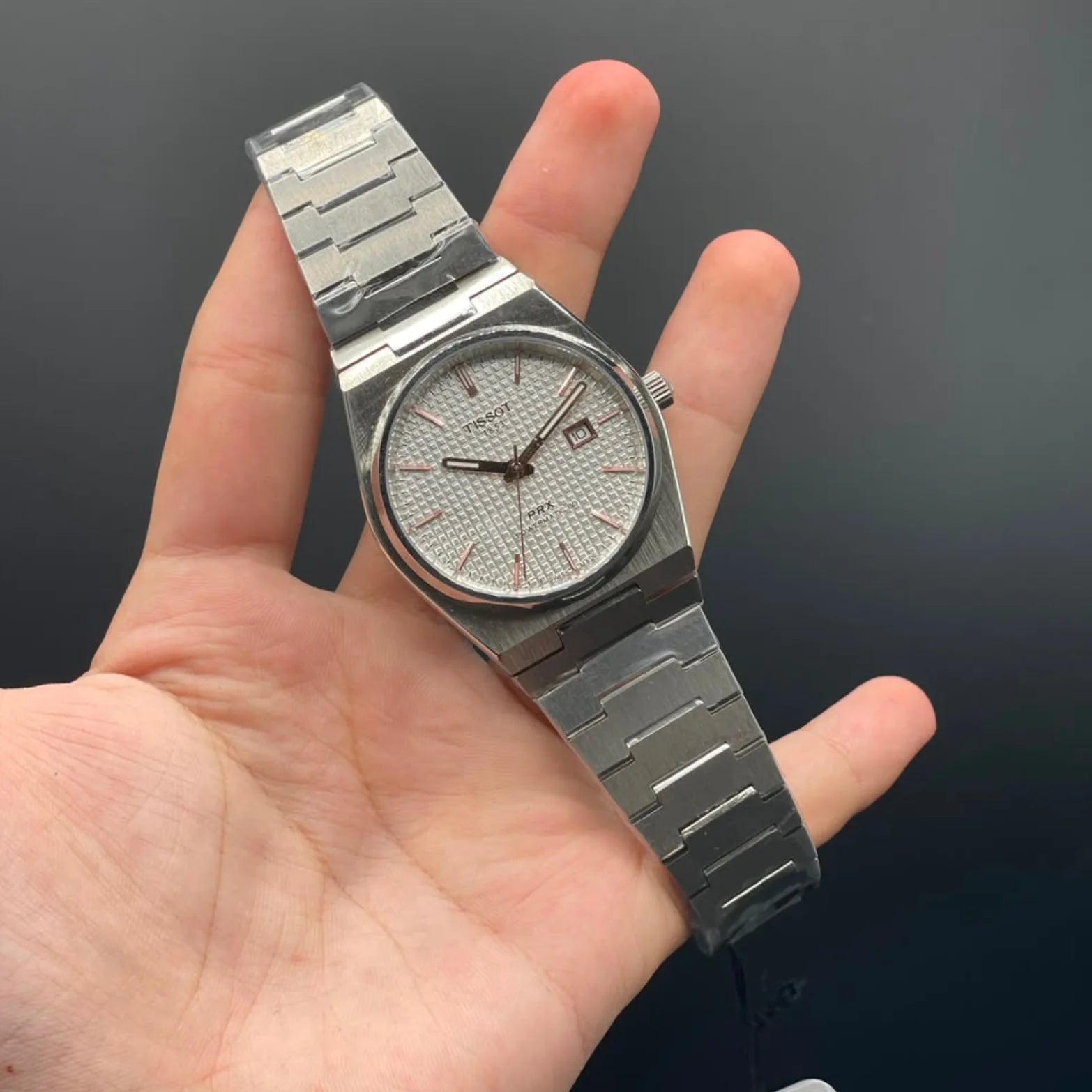 TT Silver Chain With White Dial Quartz Watch