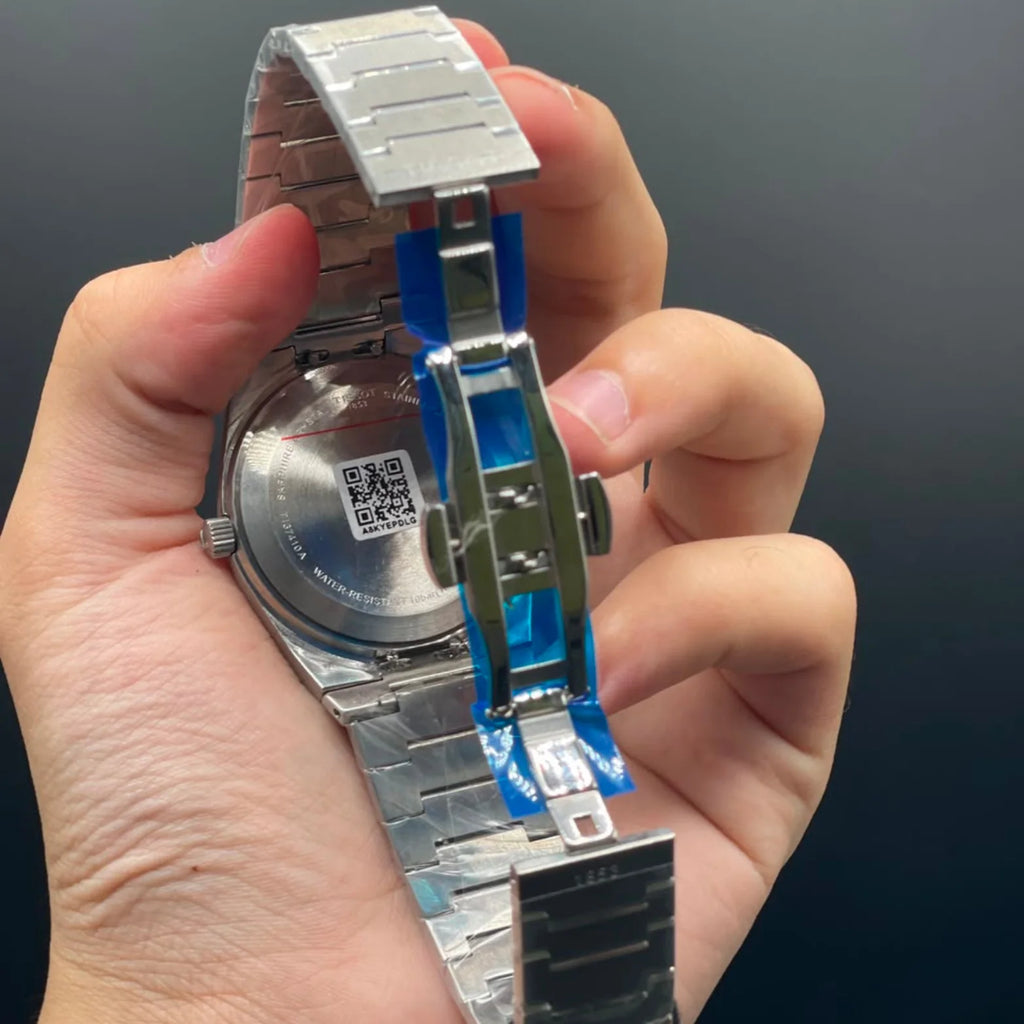 TT Silver Chain With White Dial Quartz Watch