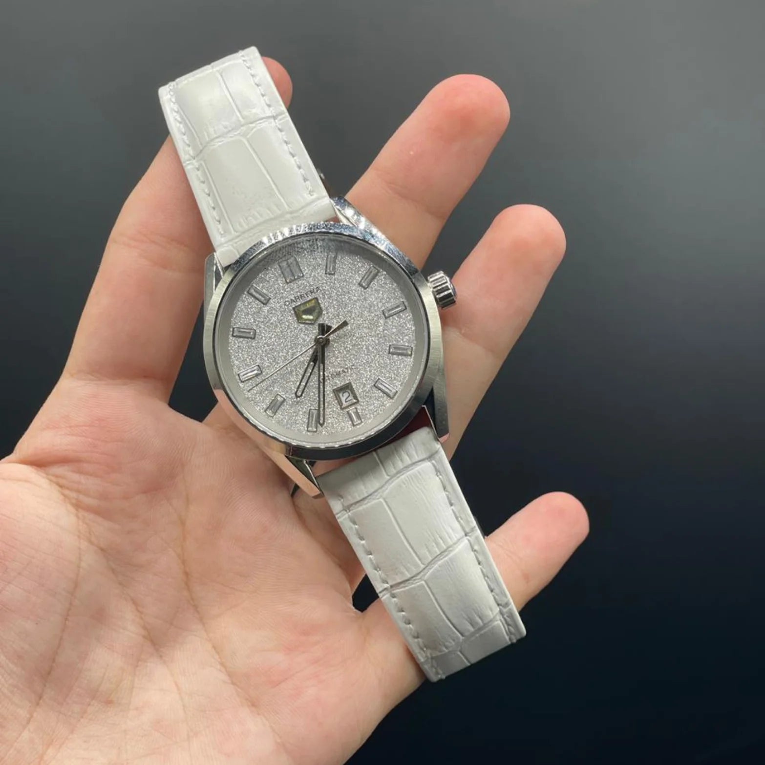 TAG White Strap Carrera Date Plasma Diamant d'Avant Garde Watch