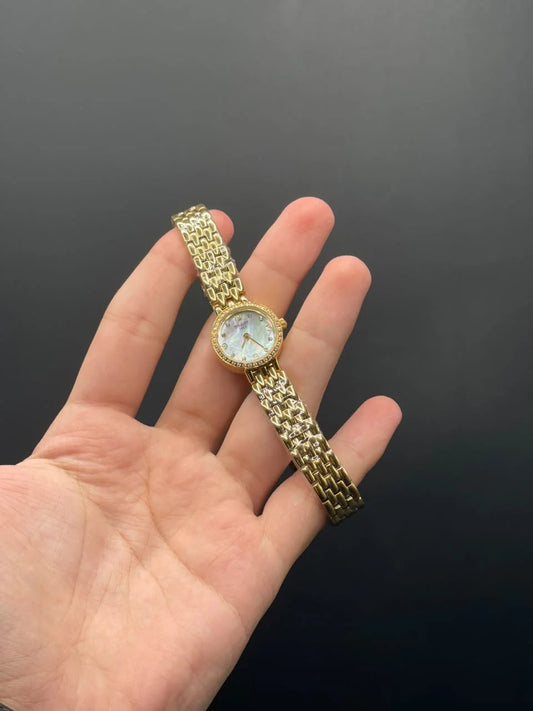 TT Golden Chain With White Dial  Quartz Watch