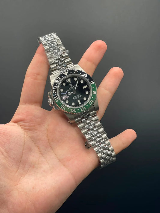 Silver Jubilee Chain with Black Dial and Green & Black Rotatable Bezel Automatic Lefty Watch
