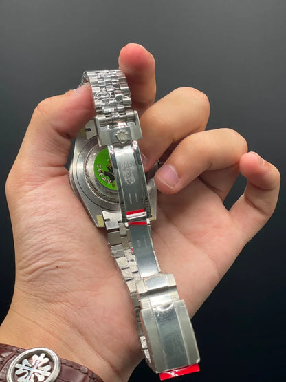 Silver Jubilee Chain with Black Dial and Green & Black Rotatable Bezel Automatic Lefty Watch